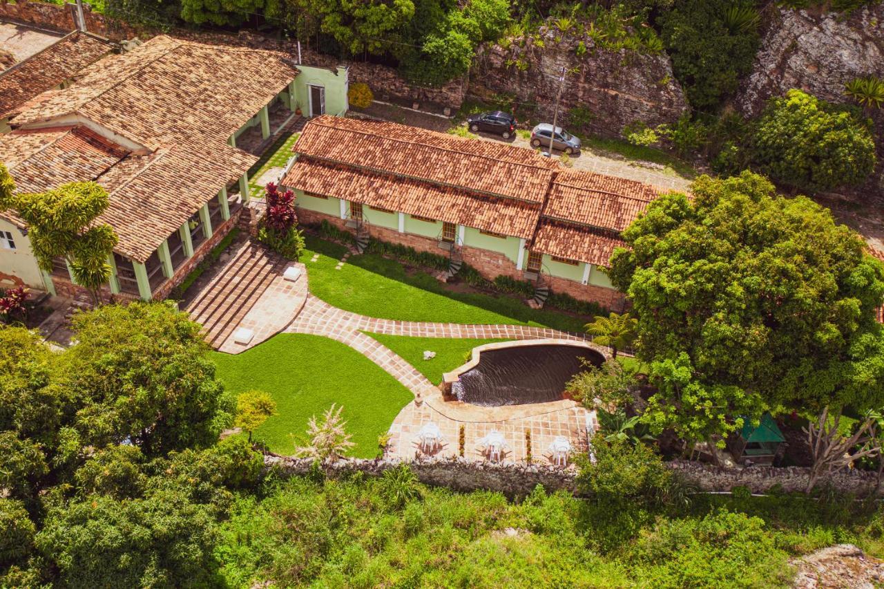Pousada Pedras De Igatu Exterior photo